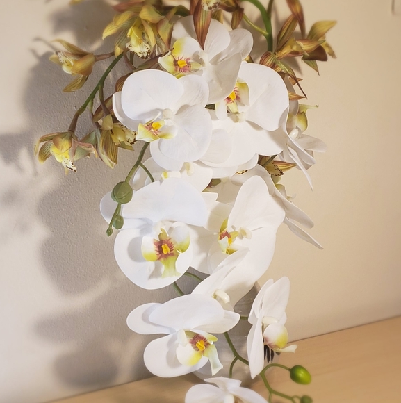 Hand Arranged Thanksgiving Orchid - Picture 1 of 3